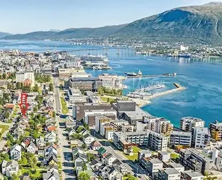 Centrally Located Apartment With 2 Bedrooms And Free Parking Tromsø Exterior foto