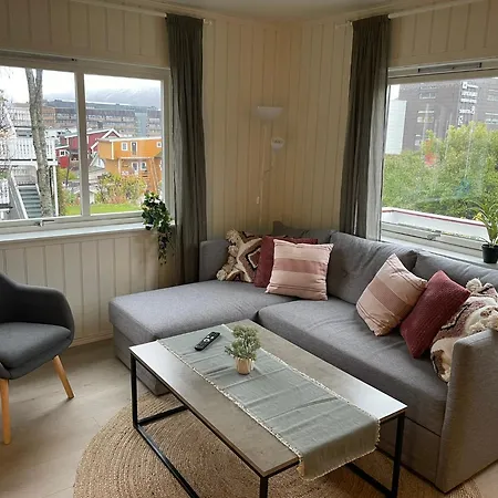 Centrally Located Apartment With 2 Bedrooms And Free Parking Tromsø Exterior foto