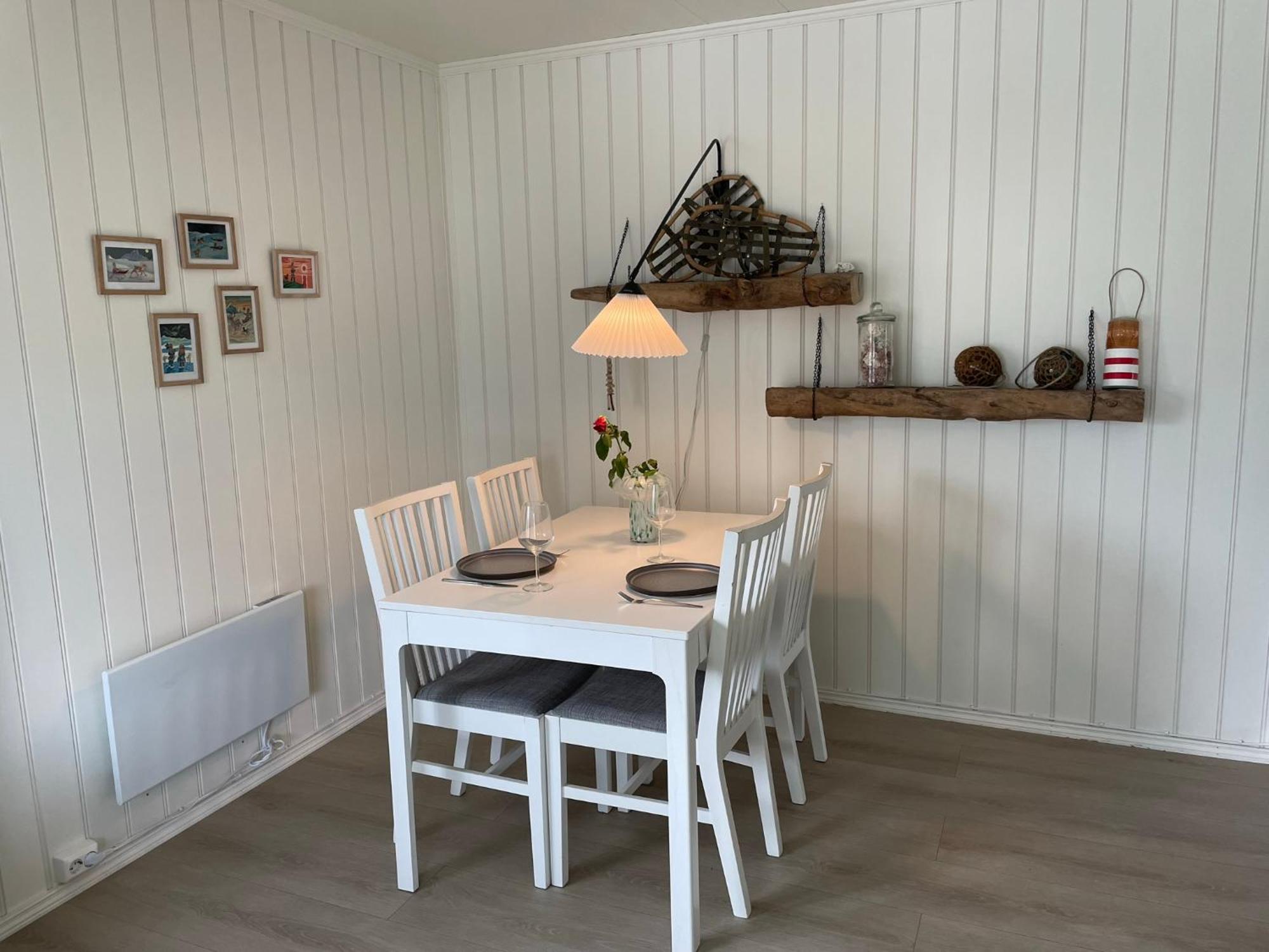 Appartamento Centrally Located With 2 Bedrooms And Free Parking