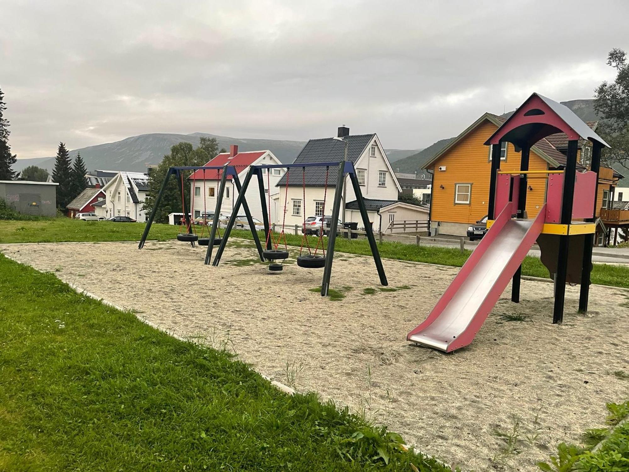 Apartment Centrally Located With 2 Bedrooms And Free Parking Tromsø