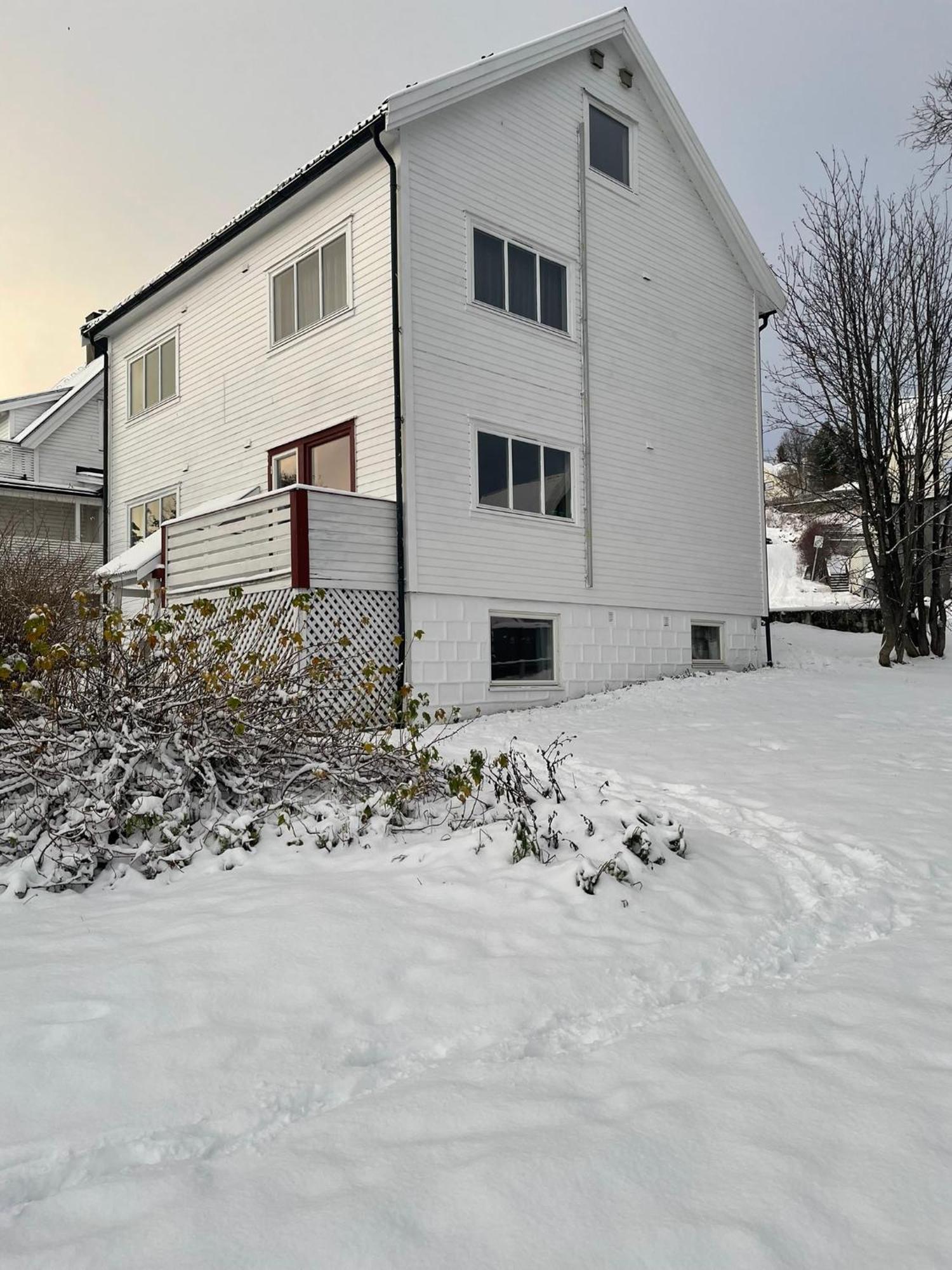 Centrally Located With 2 Bedrooms And Free Parking * Tromsø